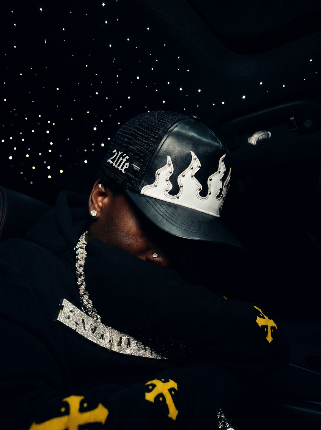 LEATHER FLAMES TRUCKER HAT IN BLACK AND WHITE