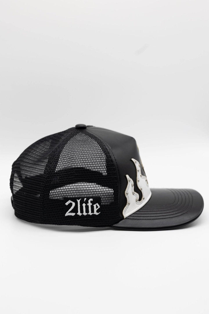 LEATHER FLAMES TRUCKER HAT IN BLACK AND WHITE - 2life